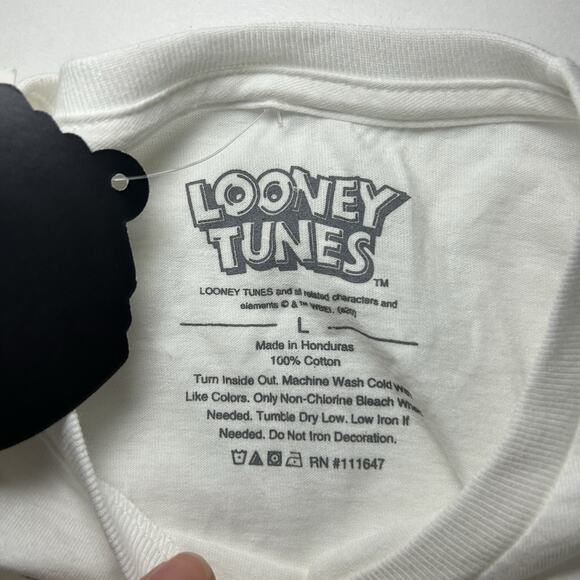 Warner Bros Looney Tunes Graphic T-shirt Size Large Bugs Bunny And Friends - Picture 4 of 6